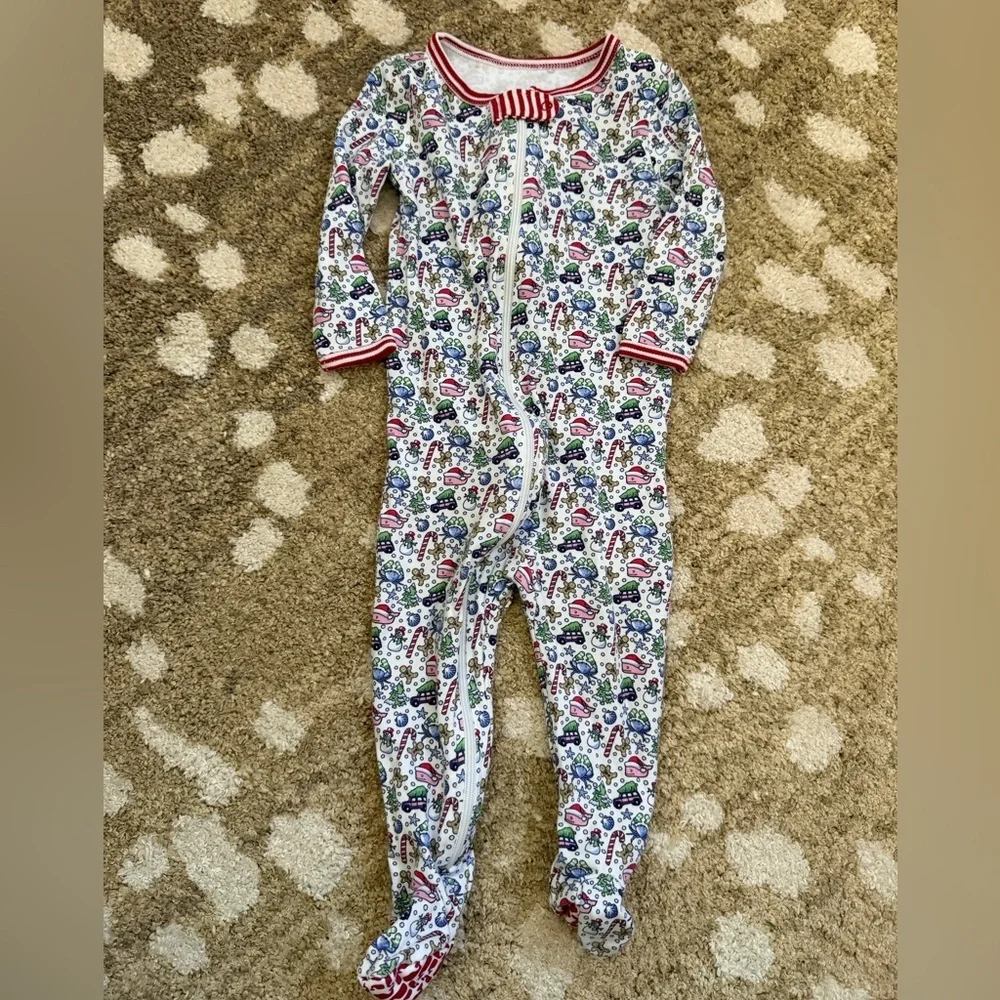 Vineyard Vines Christmas Sleeper Onesie 6-12 months